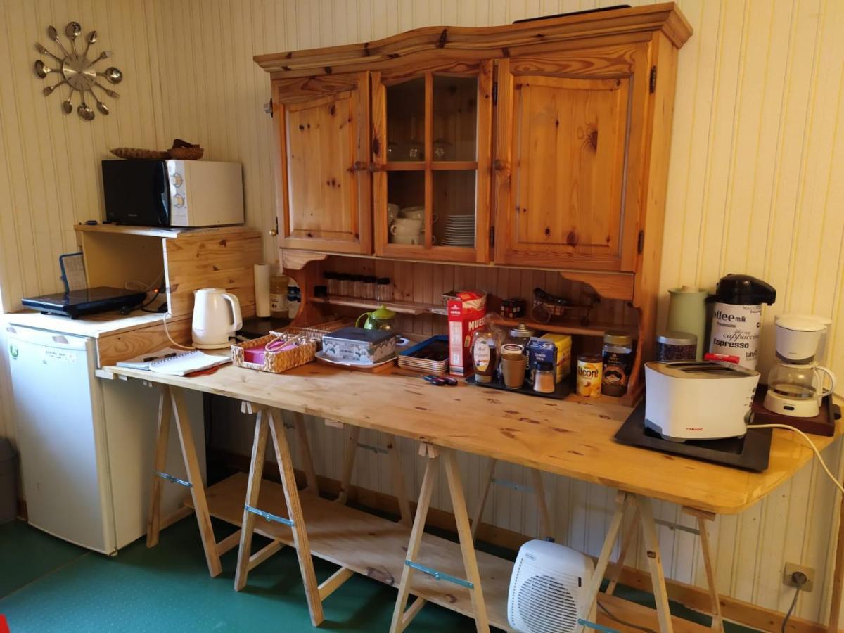 Chardon Bleu Appartement Chambre Cuisine Coin A Manger Sanitaires Salle D'Eau Барселонет Екстериор снимка