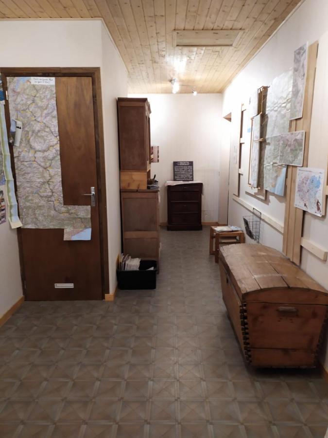 Chardon Bleu Appartement Chambre Cuisine Coin A Manger Sanitaires Salle D'Eau Барселонет Екстериор снимка